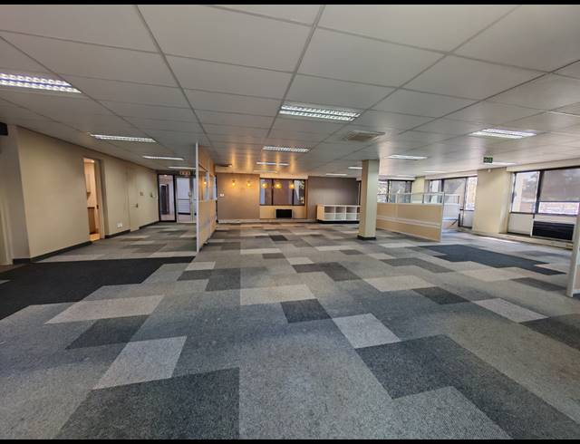 1,662M² OFFICE FOR SALE IN RANDJESPARK
